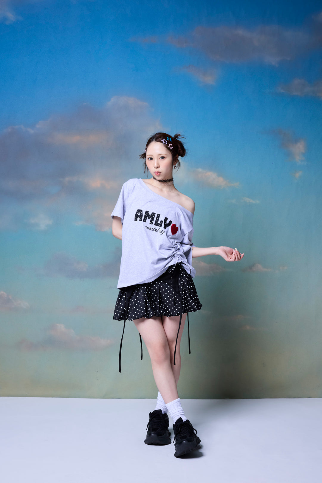 AMLY裾ドロストロゴTシャツ