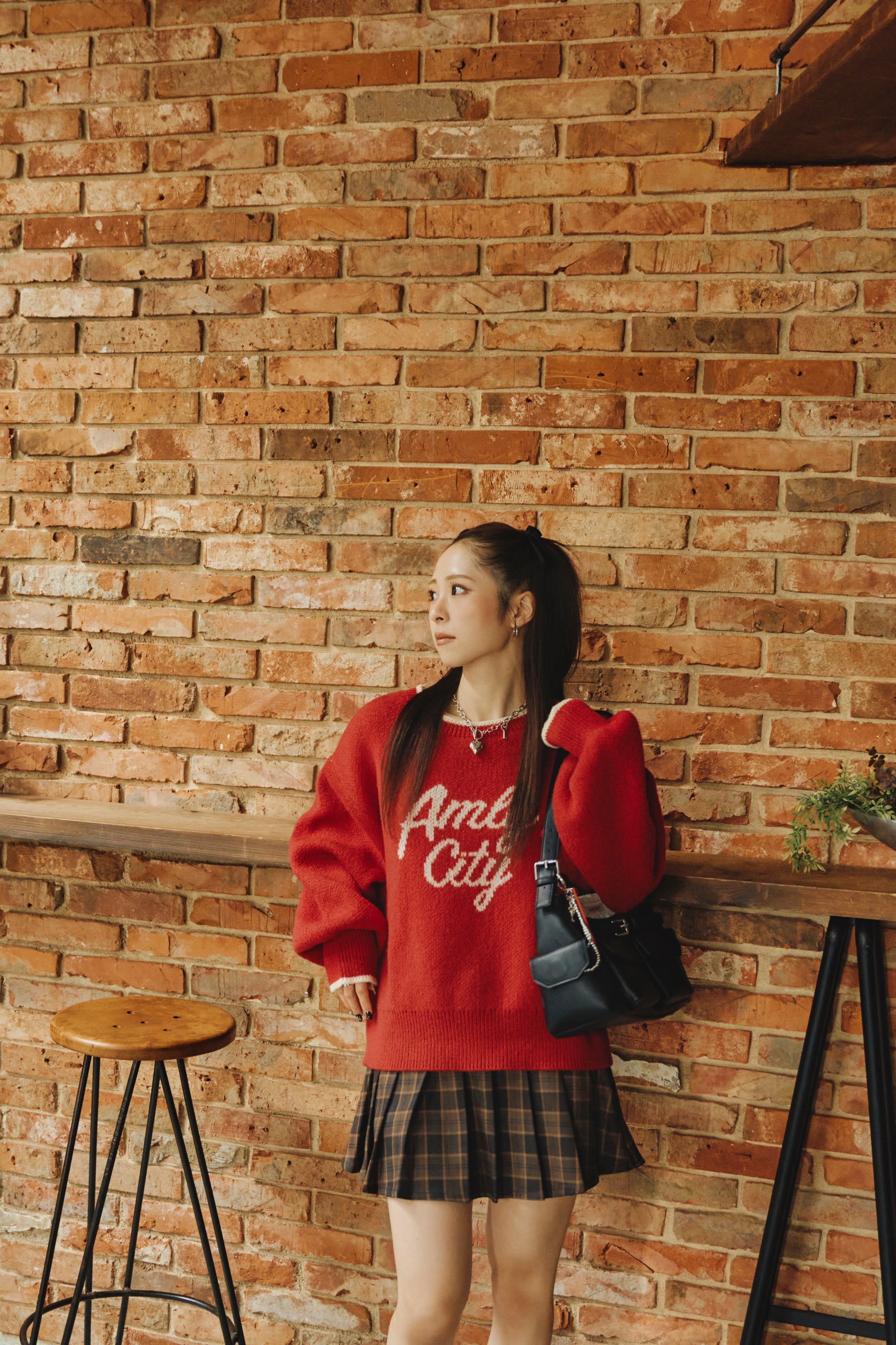 バイカラーロゴニット – AmlyCity