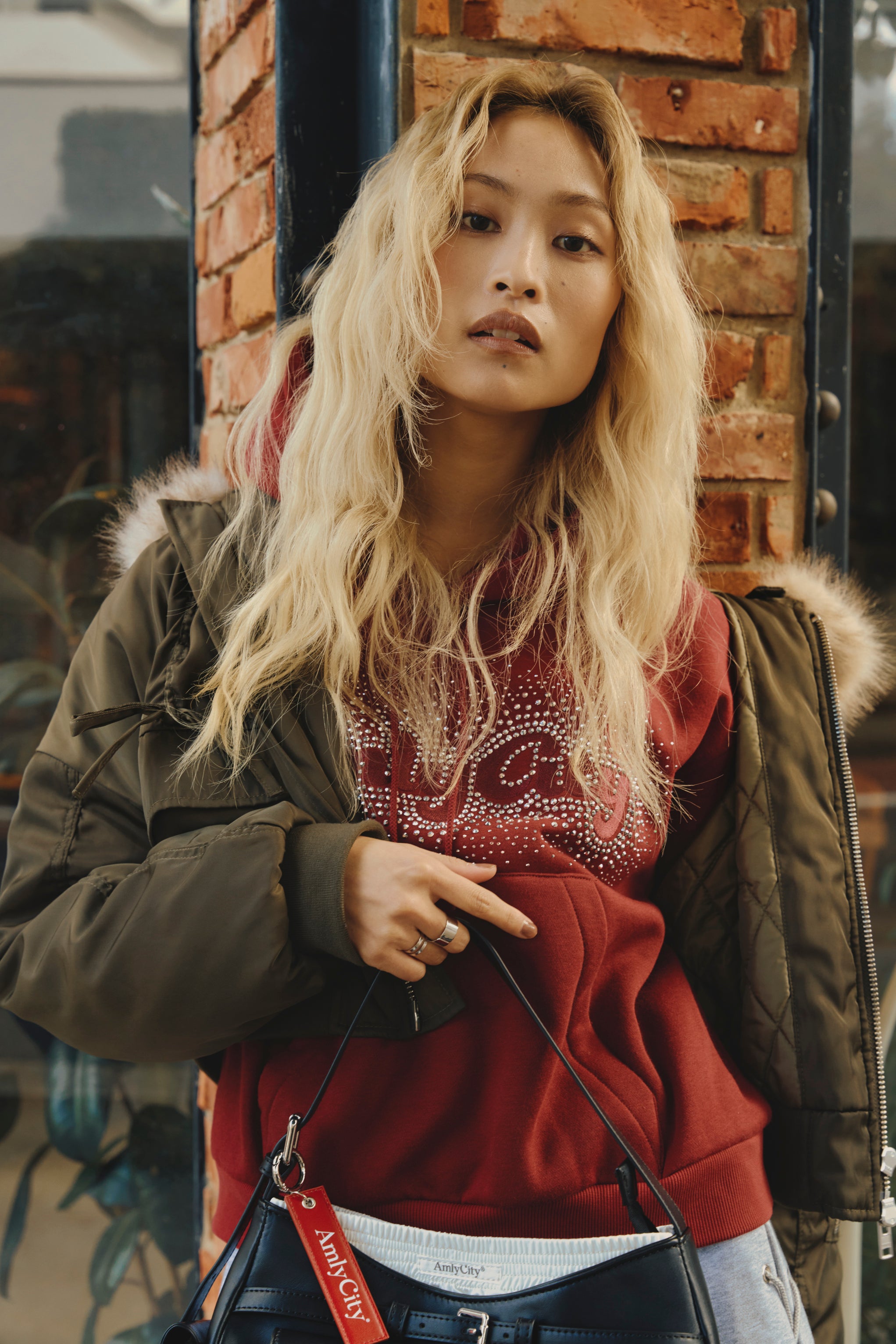 AmlyCity ラインストーンフーディー ラインストーンフーディー – AmlyCity