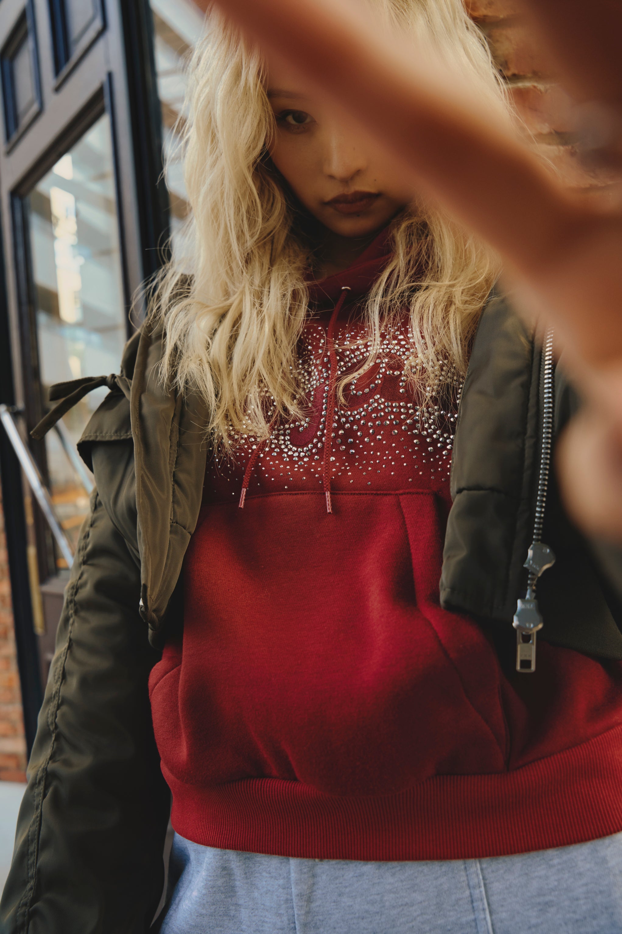 AmlyCity ラインストーンフーディー ラインストーンフーディー – AmlyCity