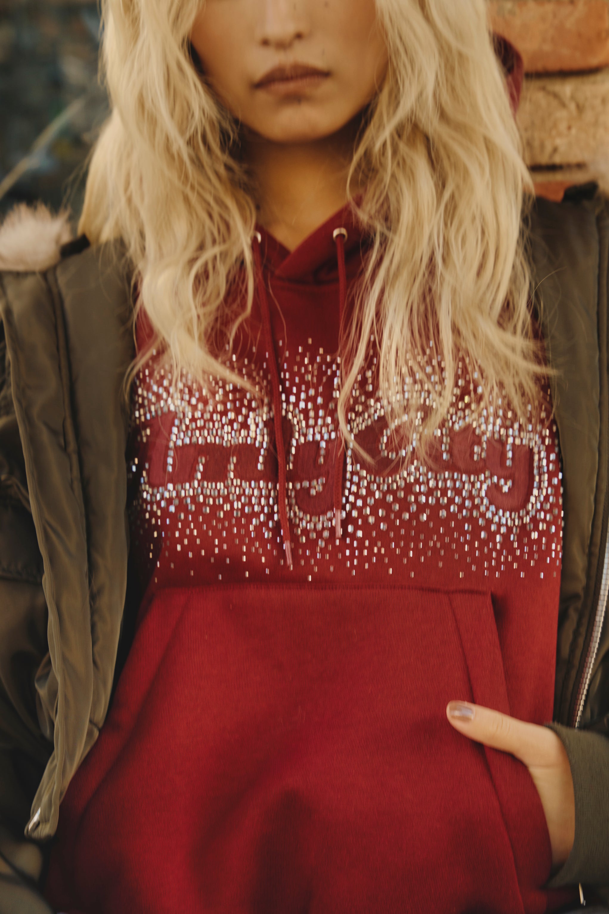 AmlyCity ラインストーンフーディー ラインストーンフーディー – AmlyCity