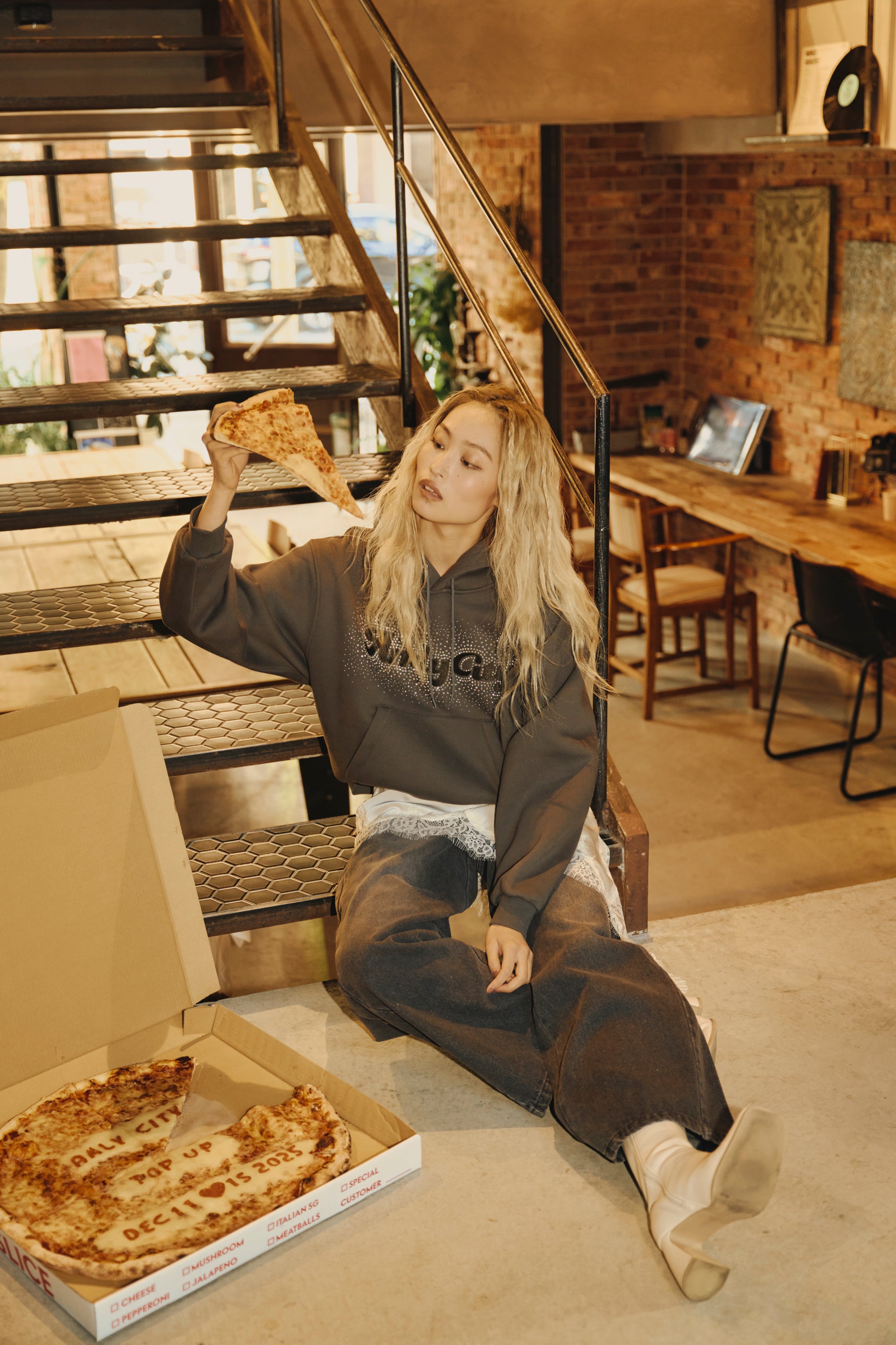 ラインストーンフーディー – AmlyCity