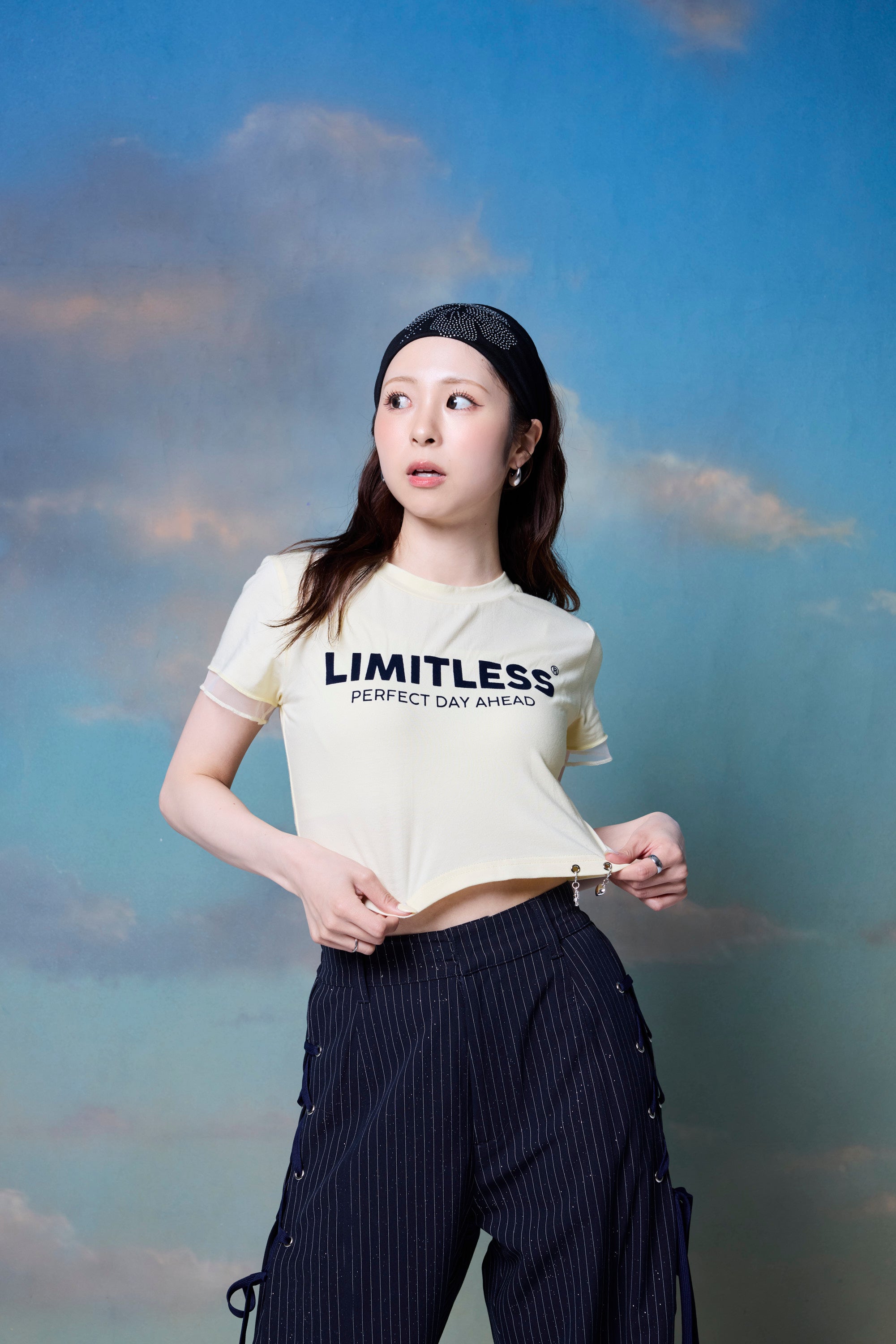チャーム付きクロップTシャツ – AmlyCity