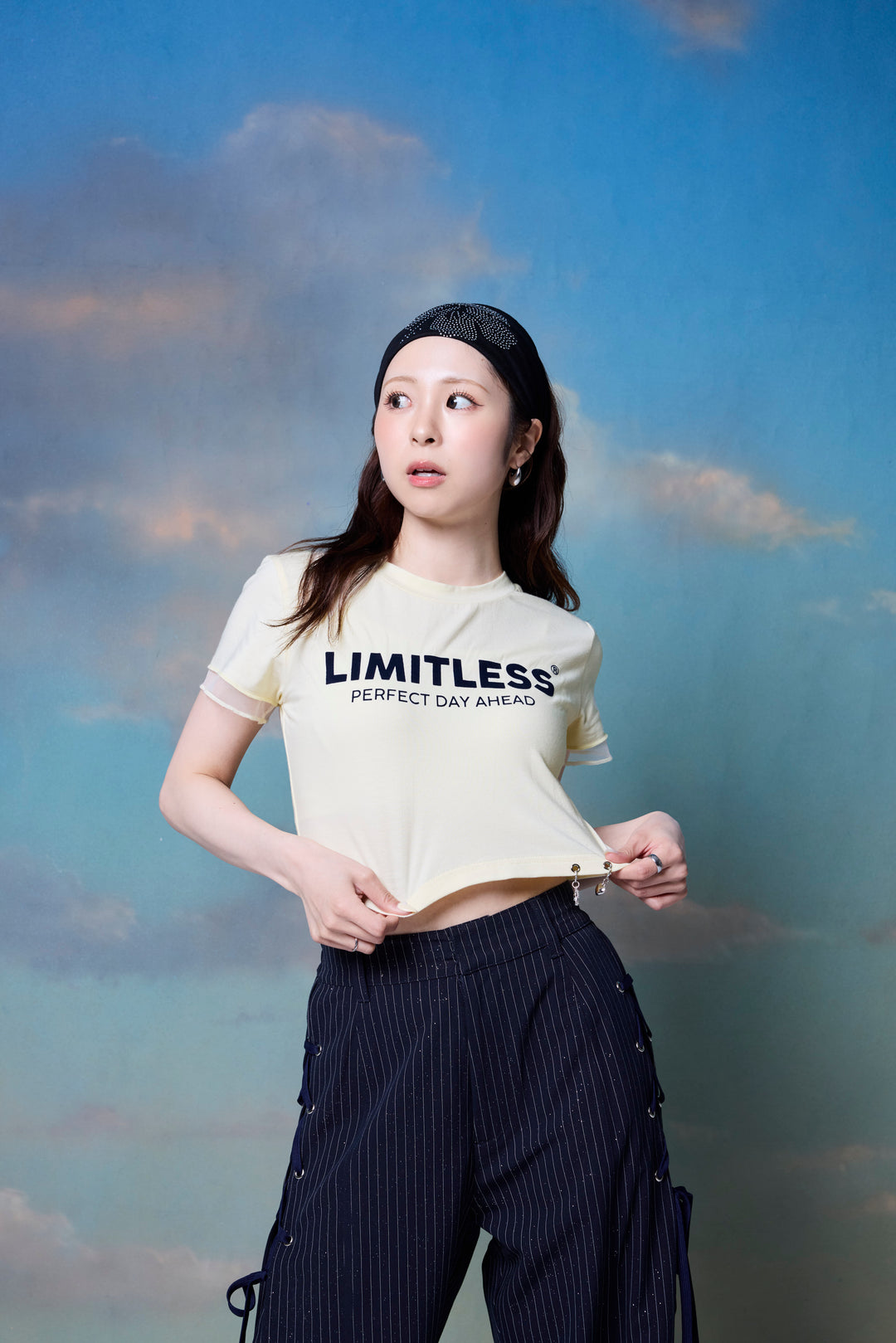 チャーム付きクロップTシャツ