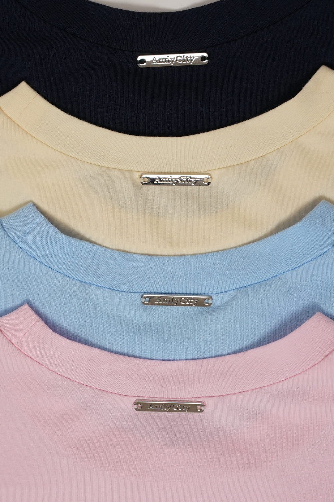 チャーム付きクロップTシャツ