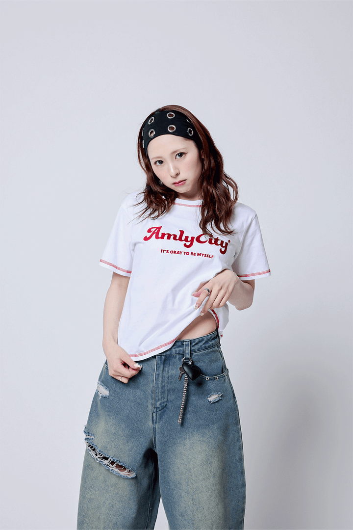 【5/15 (fri) 18:00 発売開始】AmlyロゴステッチTシャツ