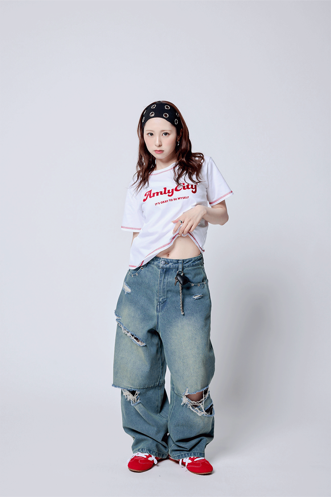 【5/15 (fri) 18:00 発売開始】AmlyロゴステッチTシャツ