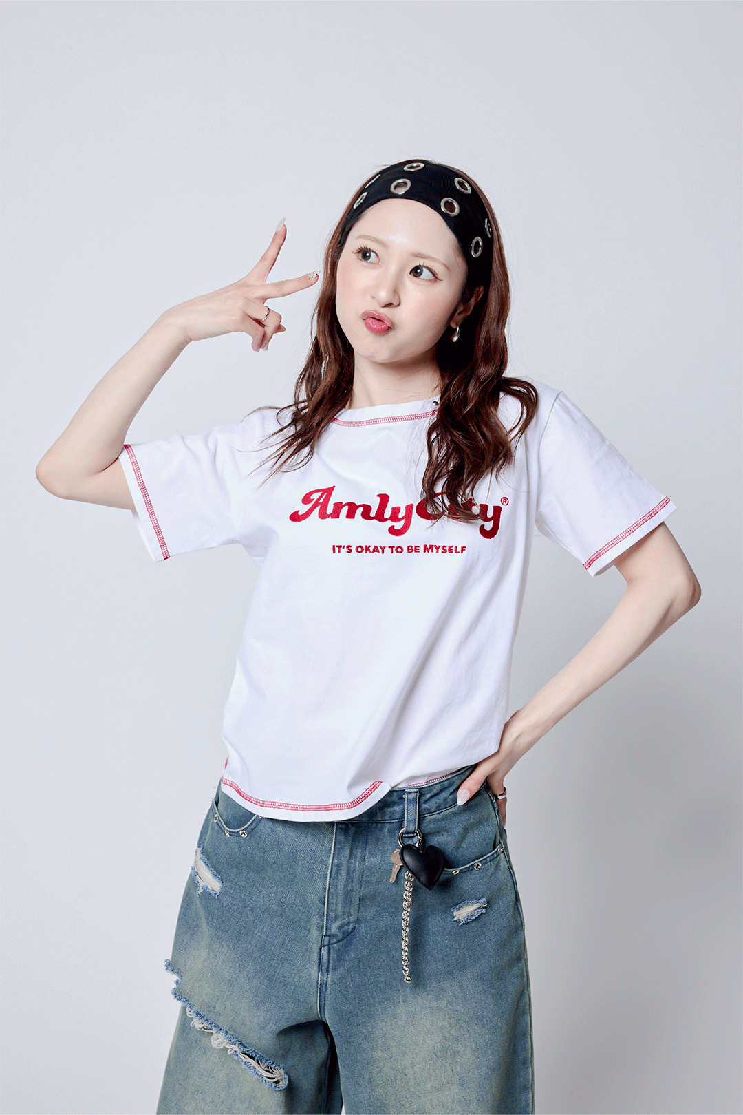 【5/15 (fri) 18:00 発売開始】AmlyロゴステッチTシャツ