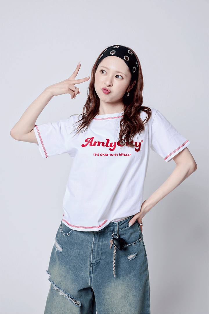 【5/15 (fri) 18:00 発売開始】AmlyロゴステッチTシャツ