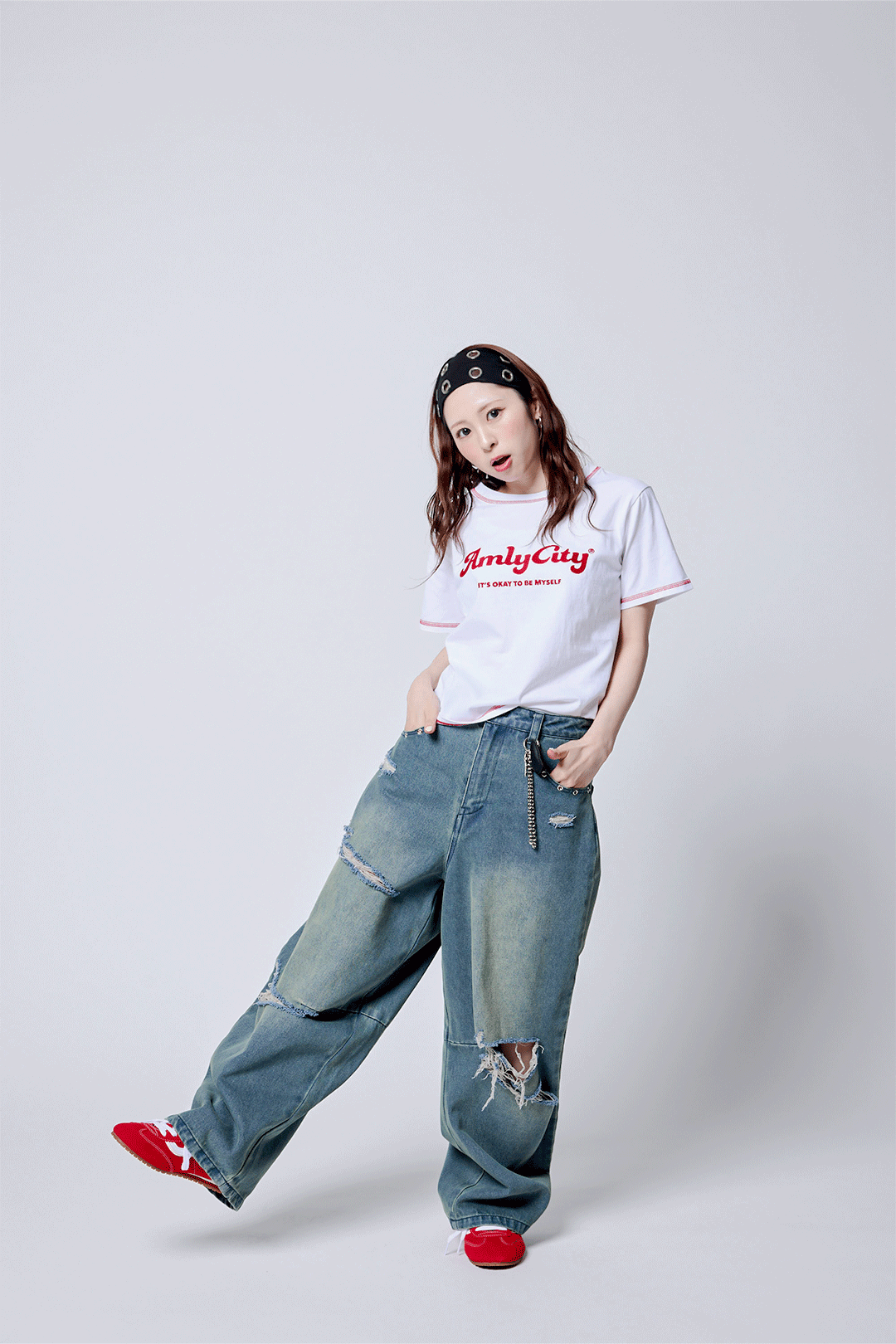 【5/15 (fri) 18:00 発売開始】AmlyロゴステッチTシャツ