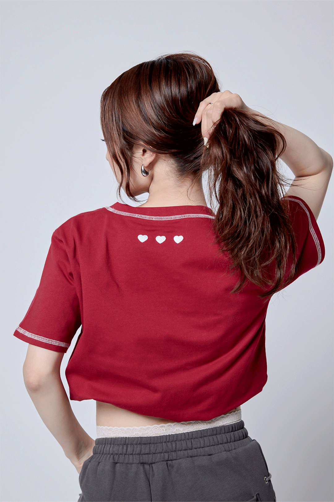 【5/15 (fri) 18:00 発売開始】AmlyロゴステッチTシャツ