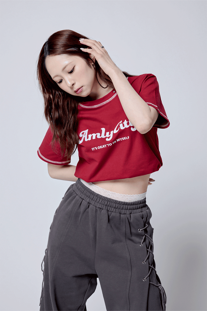 【5/15 (fri) 18:00 発売開始】AmlyロゴステッチTシャツ