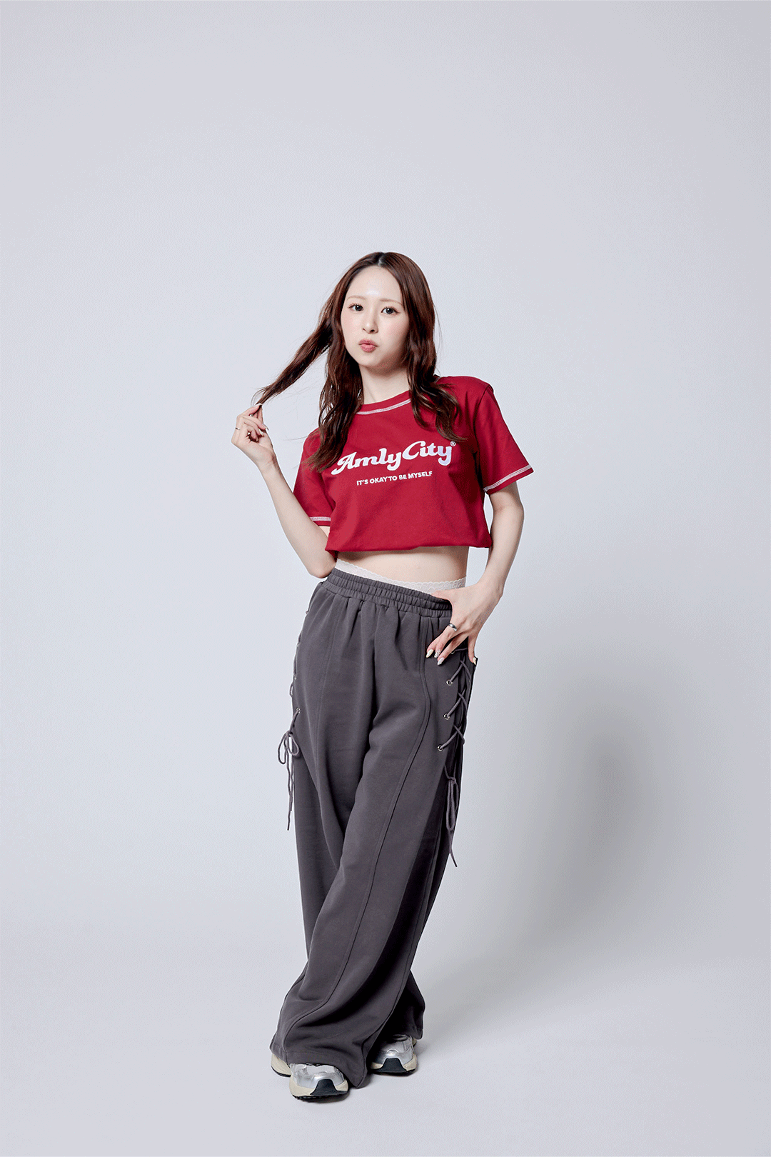 【5/15 (fri) 18:00 発売開始】AmlyロゴステッチTシャツ